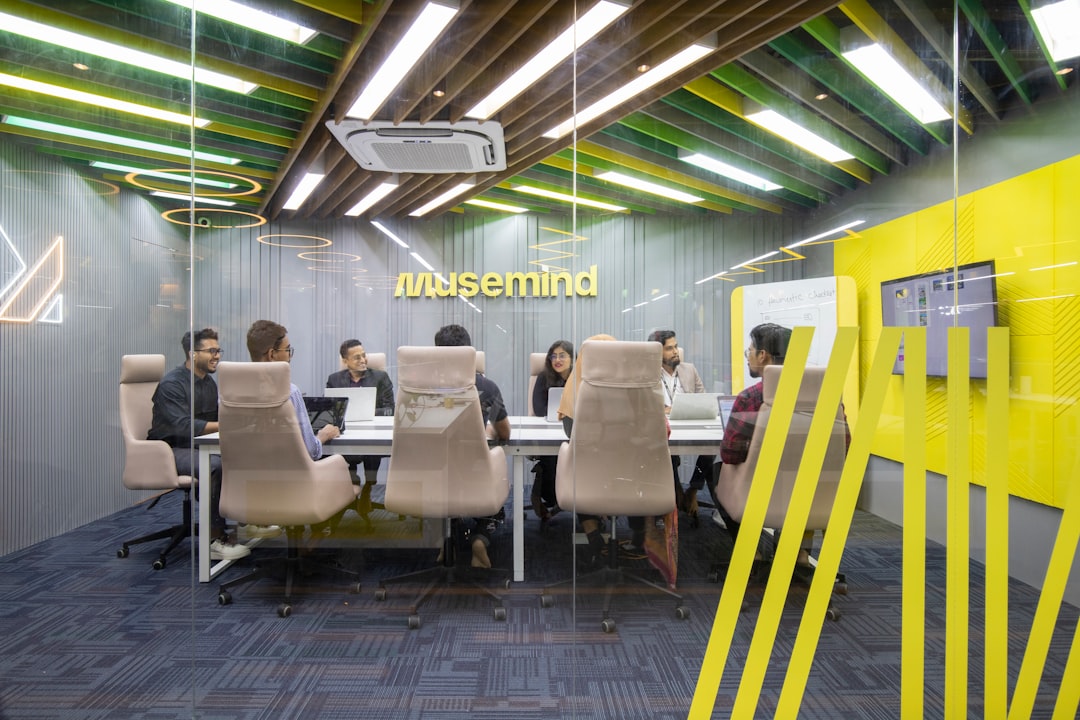 Equipo de técnicos STE trabajando en infraestructura IT en Monterrey